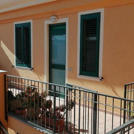 Appartamento In Paese A Santa Teresa Di Gallura Екстериор снимка